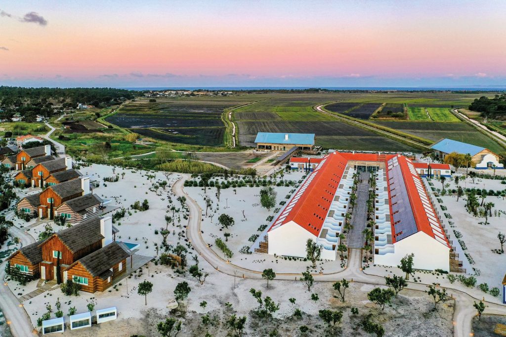 LIS079-i-HotelBuilding2021A