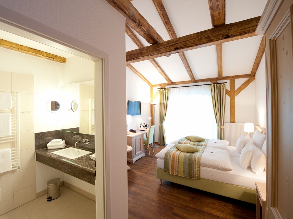 DACH_Zimmer_Bad